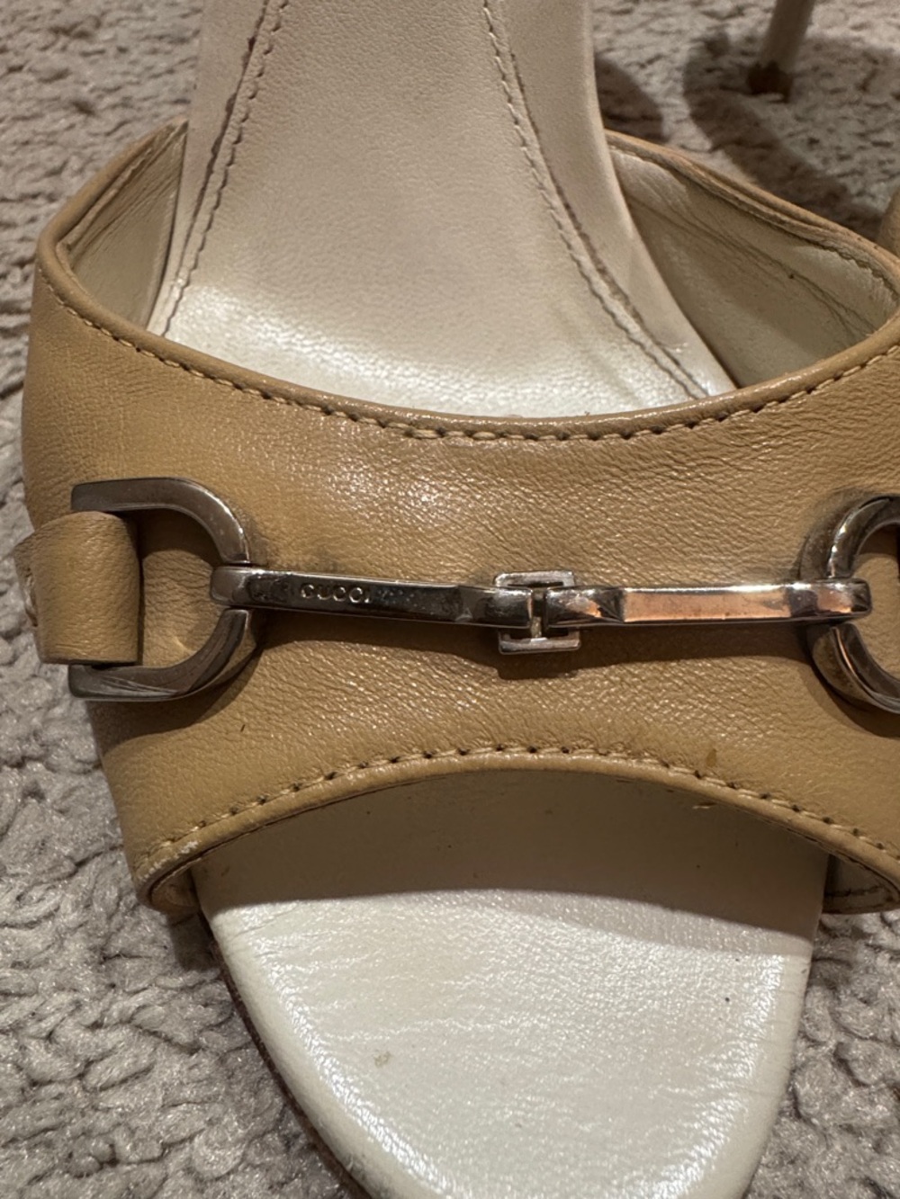 Gucci Beige Leather Horsebit Mule Sandals - Picture 4 of 8